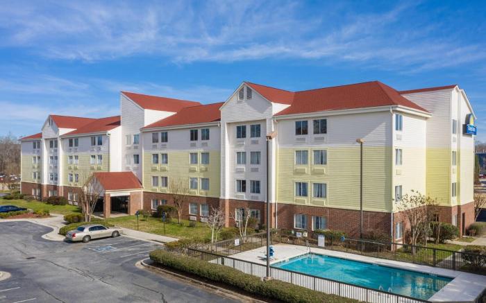 Days Inn by Wyndham Macon I-75 North