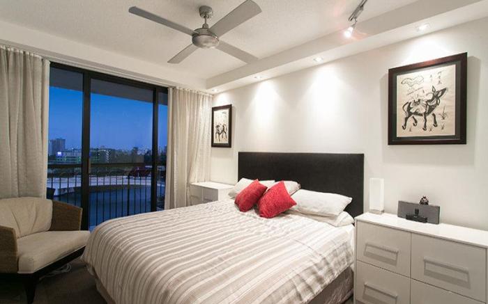 River Plaza Apartments