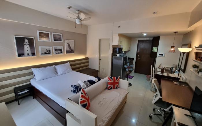 One Palm Tree Condo at Manila Airport T3 by Beth