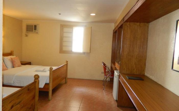 Nichols Airport Hotel