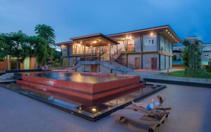 Riverpool Resort