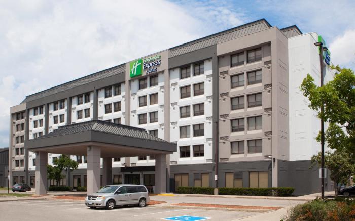 Holiday Inn Express & Suites Mississauga-Toronto Southwest By IHG