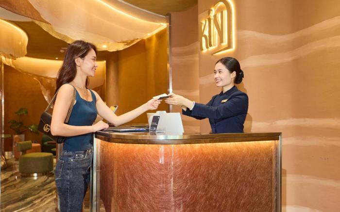 Kin Hotel Ly Tu Trong