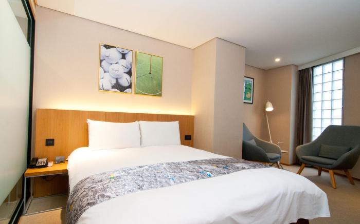 CHECK inn SELECT Chiayi RenAi 