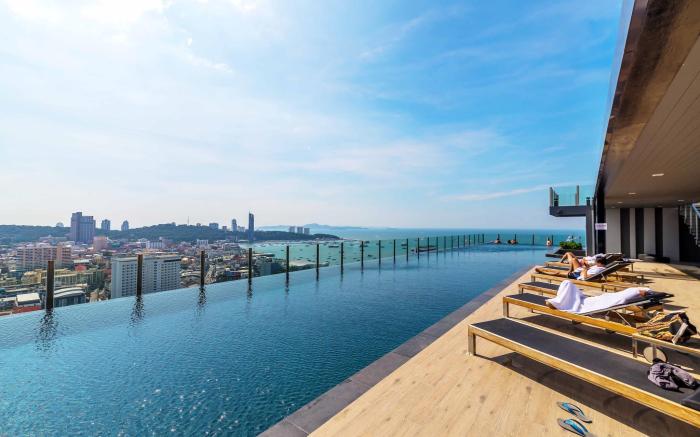 The BASE Central Condo Pattaya By Favstay