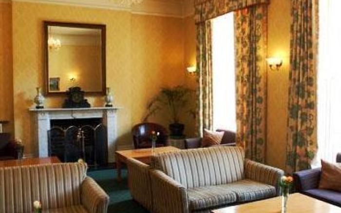 Lysses House Hotel