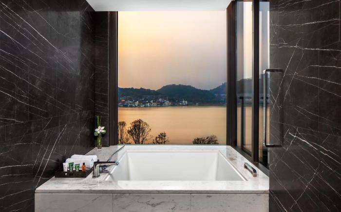 Hilton Ningbo Dongqian Lake