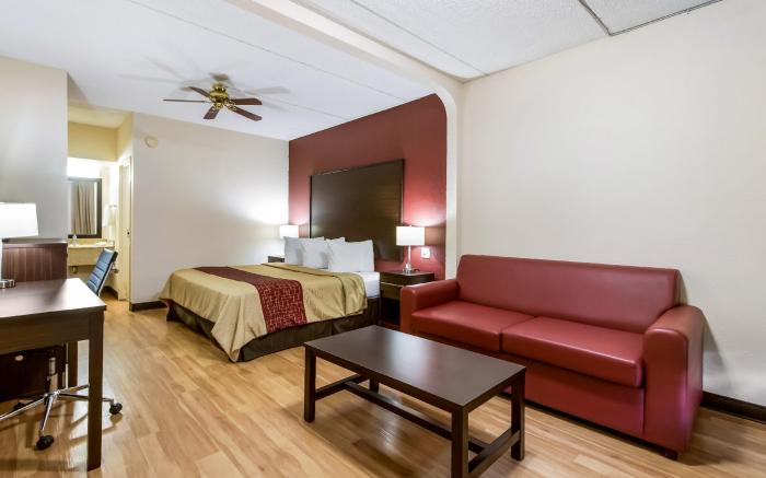 Red Roof Inn & Suites Statesboro - University