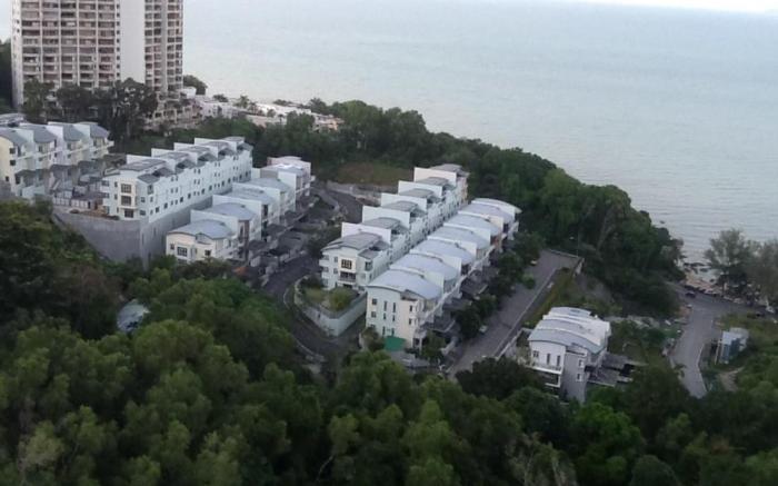 Shamrock Beach Villas Corner or Seaview