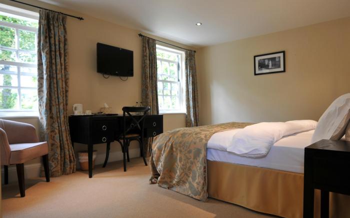 Chequers Inn by Greene King Inns