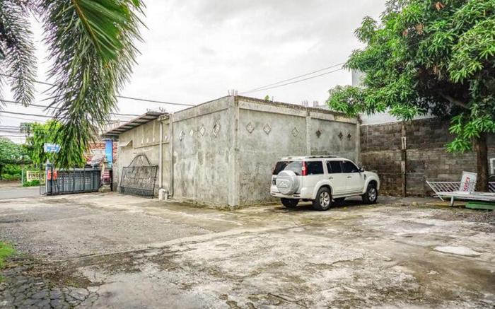 RedDoorz near Penimbangan Beach Singaraja