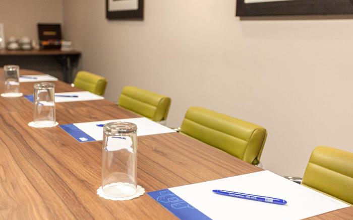 Holiday Inn Express Edinburgh Airport By IHG