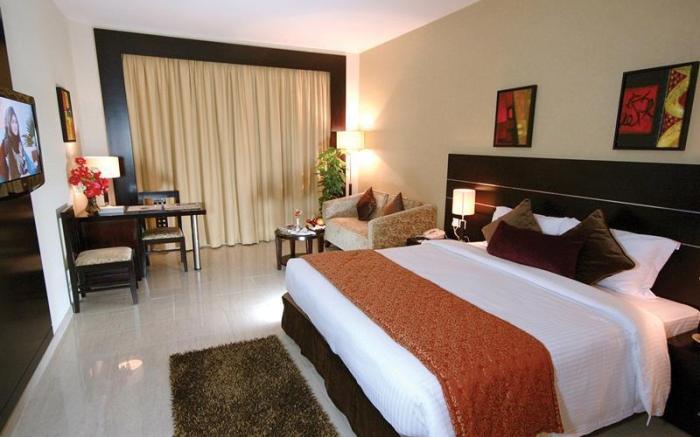 Landmark Riqqa Hotel