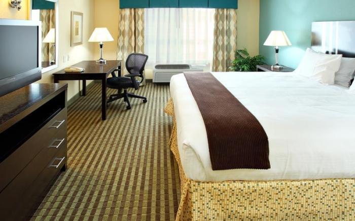 Holiday Inn Express Hotel & Suites Carthage By IHG