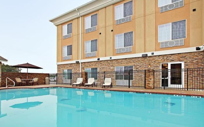 Holiday Inn Express Hotel & Suites Carthage By IHG
