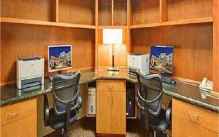 Holiday Inn Express Porterville By IHG