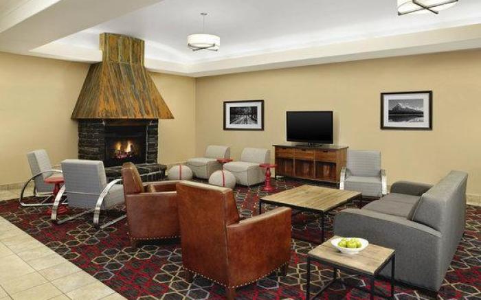 Four Points by Sheraton Edmonton South