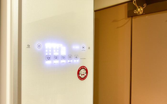 Brown-Dot Hotel Minam