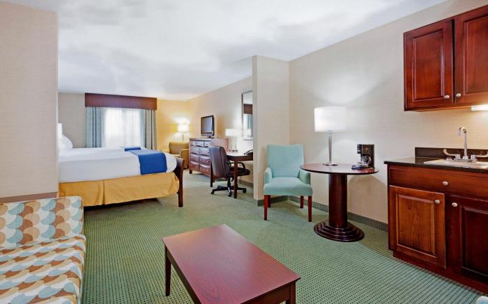 Holiday Inn Express and Suites Meriden By IHG