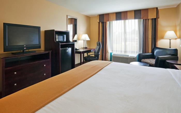 Holiday Inn Express Hotel & Suites Selma By IHG