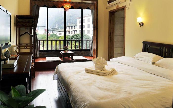 Yangshuo River View Hotel