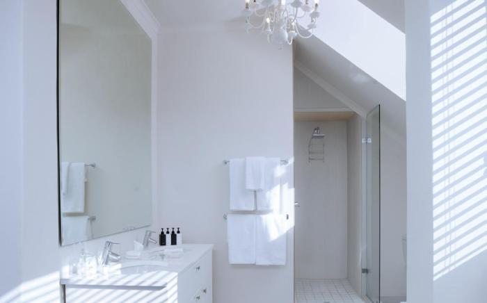 The Clarendon Fresnaye Hotel