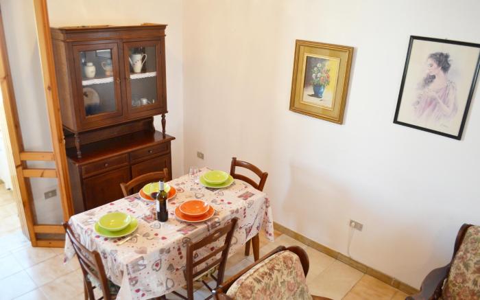 Holiday home close to the sea with internal parking and climate