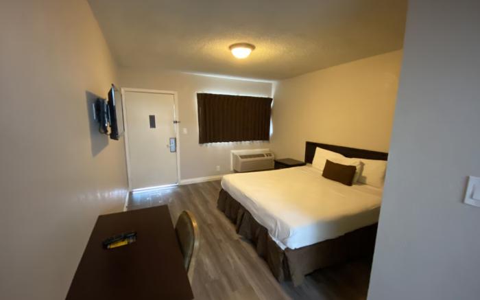 Executive Inn & Suites