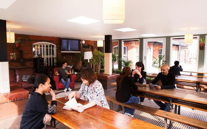 Palmers Lodge: Swiss Cottage