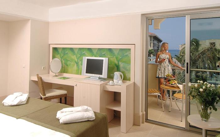 Ambassador Plaza Hotel - All Inclusive