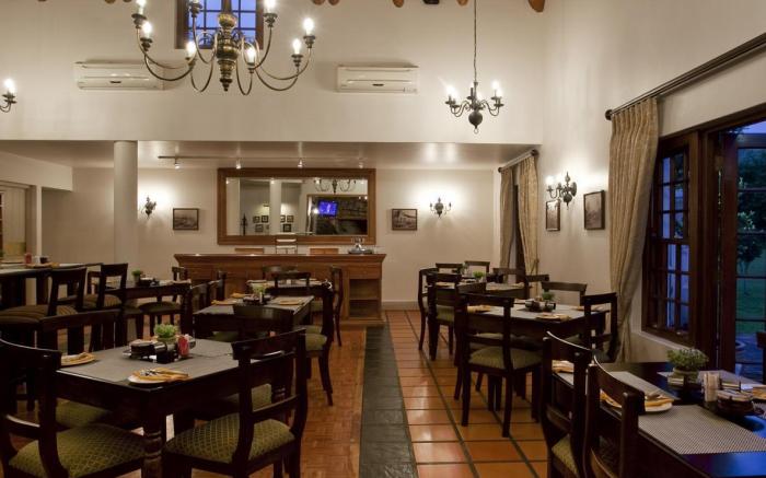 Oakhurst Hotel