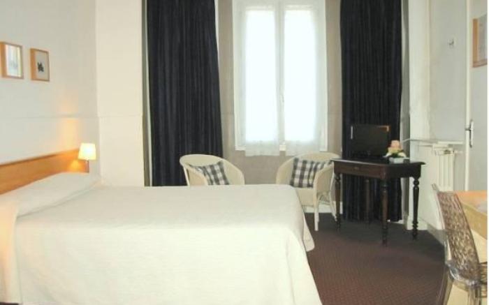 Hotel VAL FLORES LOGIS