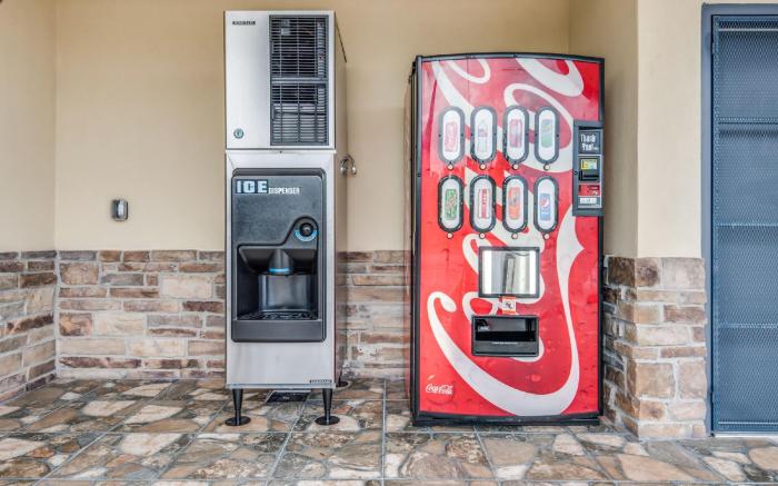 Americas Best Value Inn & Suites Houston at Hwy 6