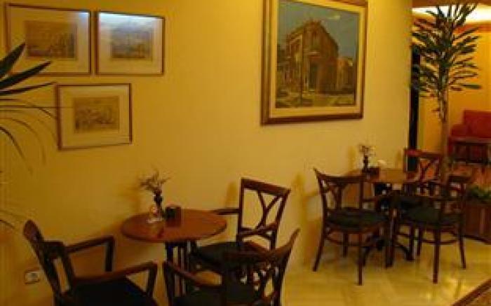 Nicola Hotel