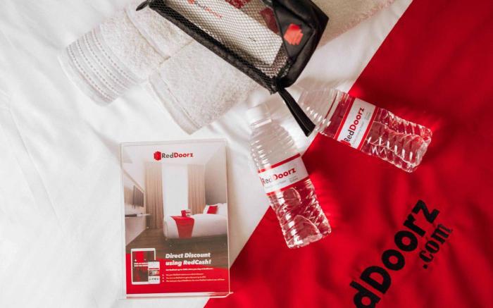 RedDoorz near Plaza Botania 1 Batam