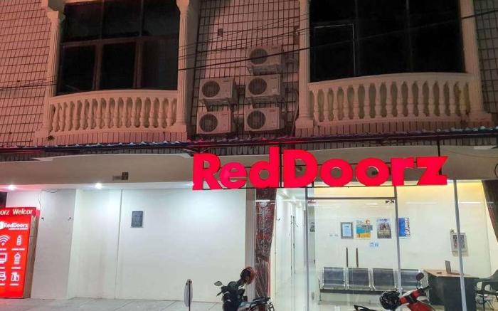 RedDoorz @ Mayjen Sungkono Surabaya