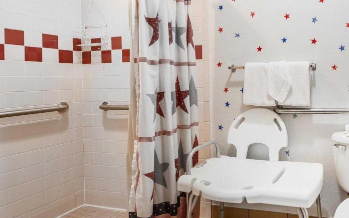 Rodeway Inn & Suites Madison East