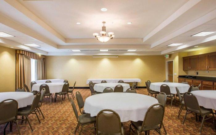 Comfort Suites Barstow near I-15