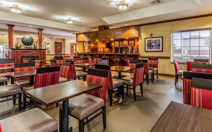 Comfort Suites