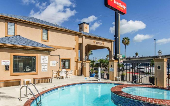 Econo Lodge Inn & Suites Corpus Christi