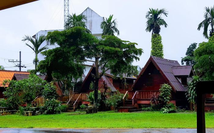 RoomQuest Golden Triangle Premium Collection