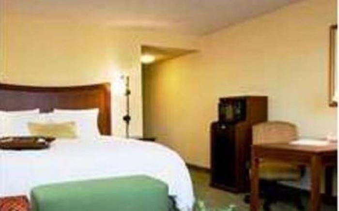 Hampton Inn And Suites Fort Myers Colonial Boulevard