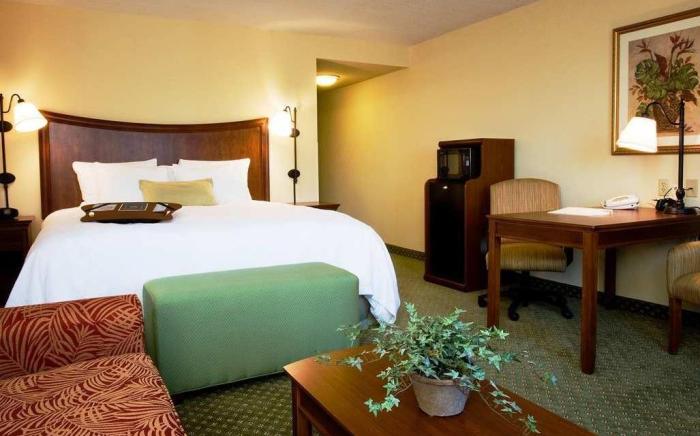 Hampton Inn And Suites Fort Myers Colonial Boulevard