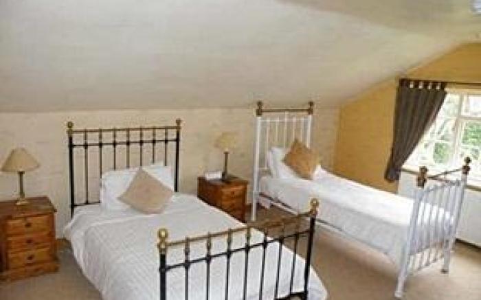 Three Horseshoes Inn