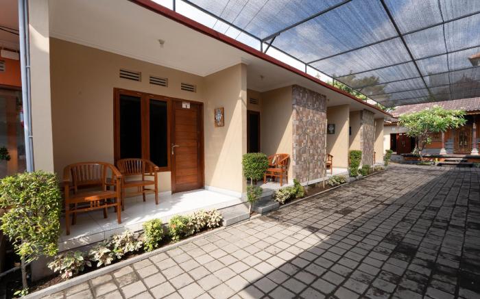 RedDoorz near Buleleng Harbour 2