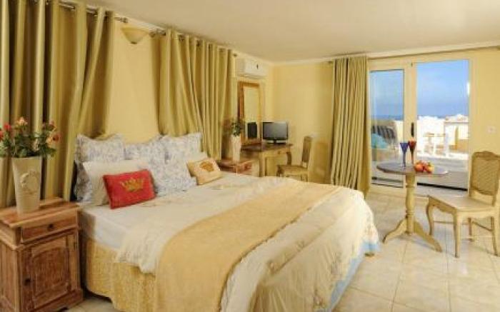 Parthenis Beach, Suites by the Sea