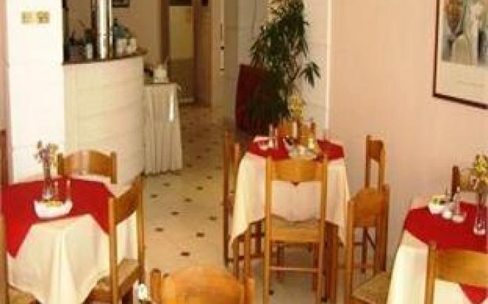 Hotel Coronis