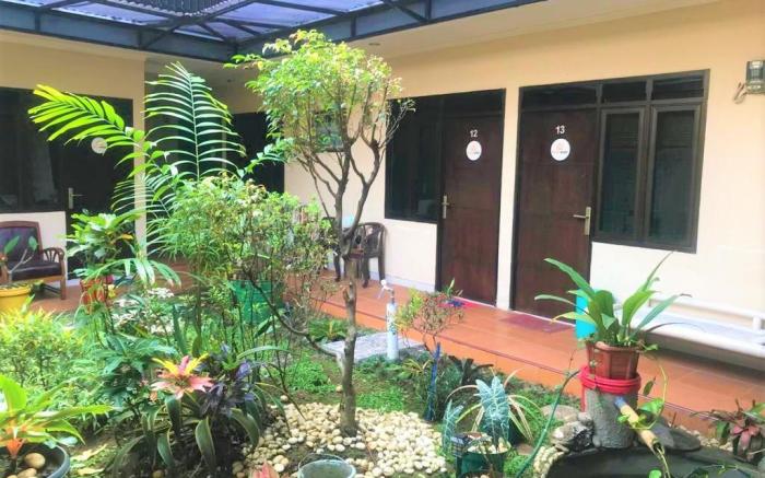 Poetri Guest House Syariah Near Kebun Raya Bogor