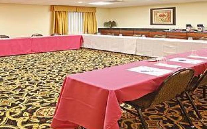 Holiday Inn Express Hotel & Suites Clarksville By IHG