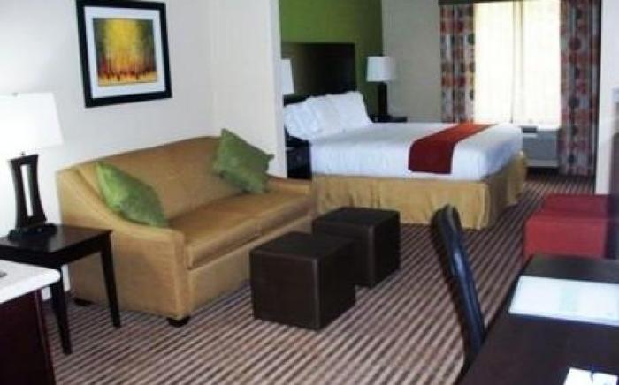 Holiday Inn Express & Suites Maumelle By IHG